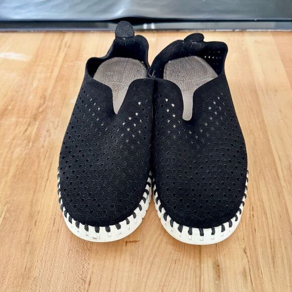 Isle Jacobsen Black Tulip Slip Ons. Size 40/US 9.5-10 - Picture 2 of 9